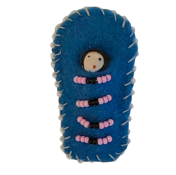 Vintage Native American Handmade Accessories Mini Papoose Baby Doll Pin Brooch - Picture 1 of 3
